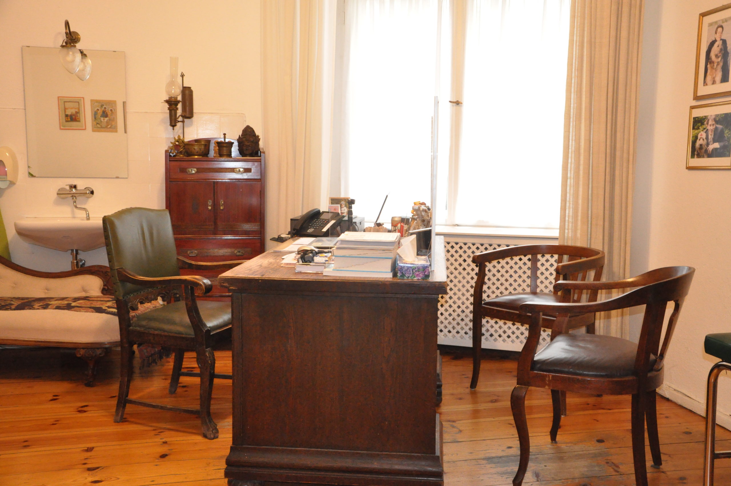 Besprechungszimmer_Dr_Johannes_Kowalski